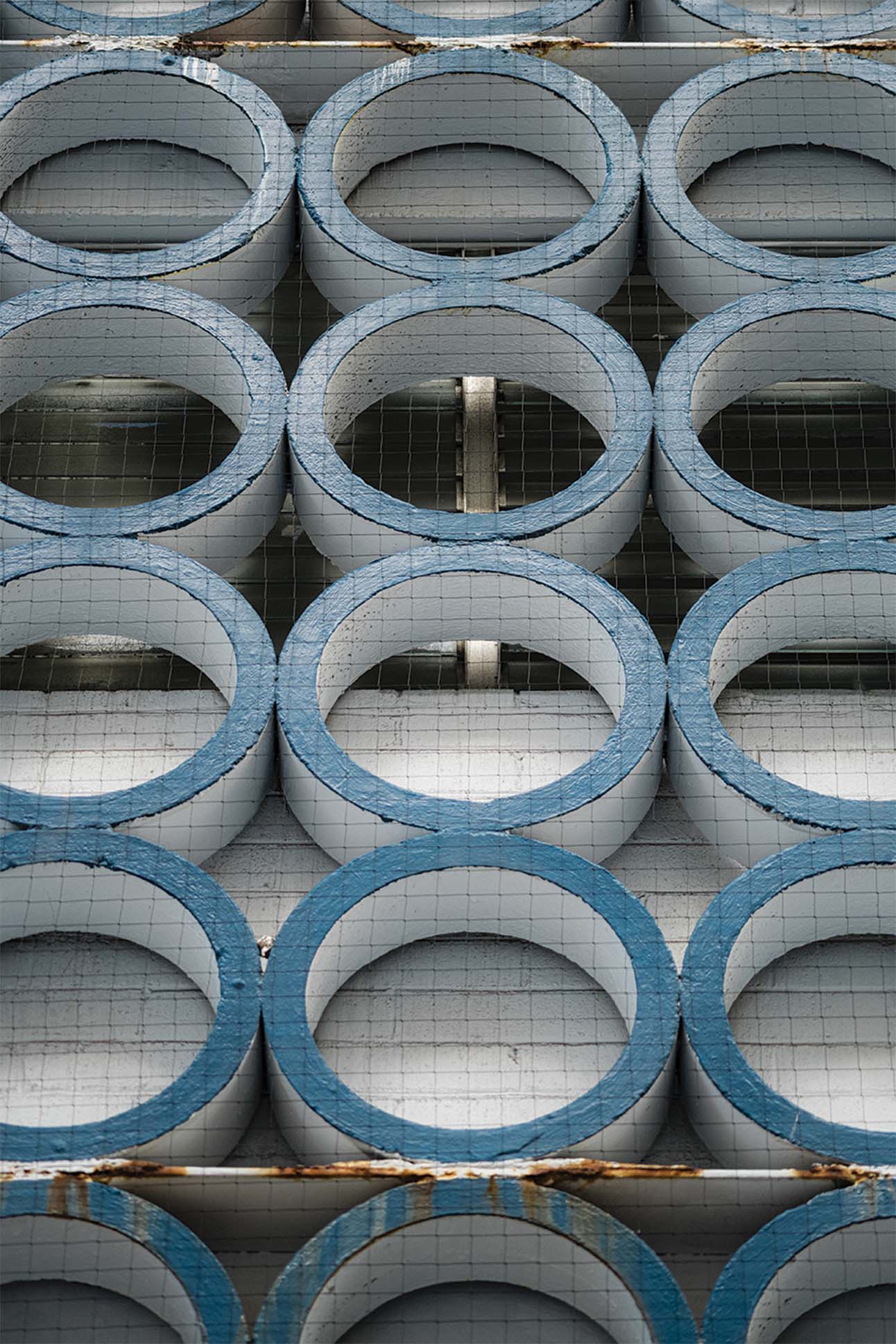 a group of blue and white circular objects